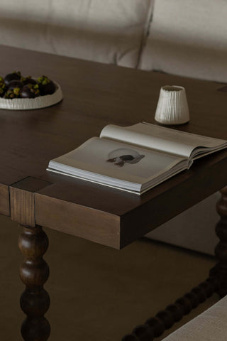 Santos Dining Table Dining Table en gold