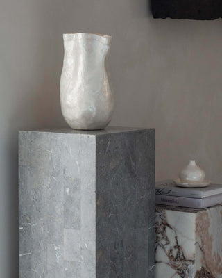 Grey Stone Plinths Plinth En Gold