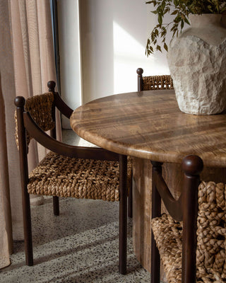 Pablo Armchair, Espresso Seating En Gold