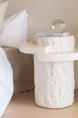 Tierra Petite Side Table En Gold