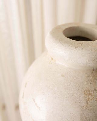 Dana Vase, Natural White Vases En Gold