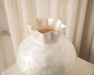 Flamenco Vase Round Vases En Gold