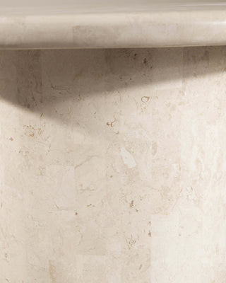 Paradis Round Dining Table | Spanish Beige Marble Dining Table En Gold