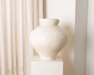 Laguna Vase, Natural White Large Vases En Gold