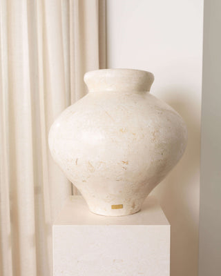 Laguna Vase, Natural White Large Vases En Gold