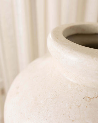 Laguna Vase, Natural White Large Vases En Gold