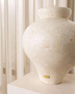 Laguna Vase, Natural White Small Vases En Gold