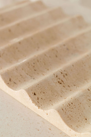 Wavy Travertine Tray Tableware En Gold