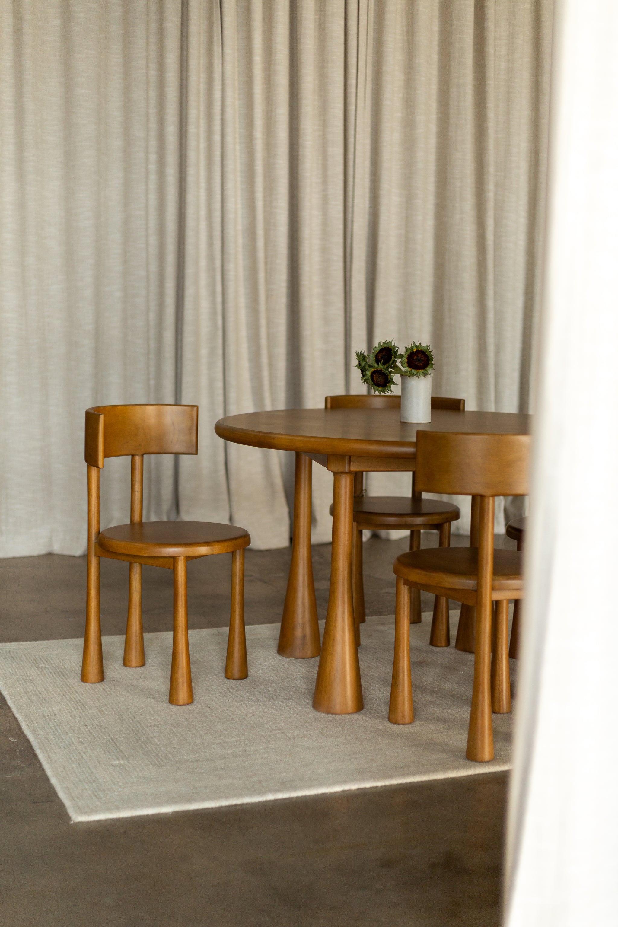 Zeppelin Dining Table