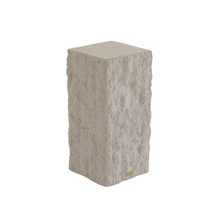 Hanai Plinths