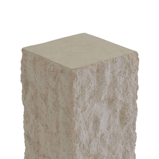 Hanai Plinths