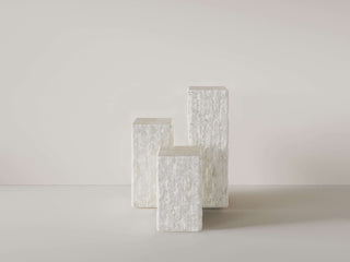 Hanai Plinths