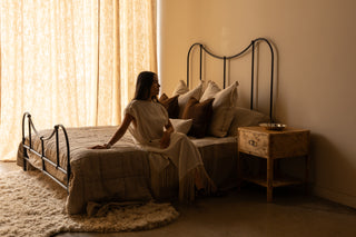 Zephyr Side Table | Honey Burl